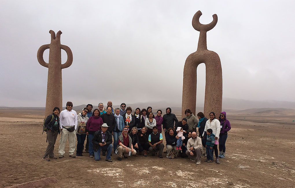 Grupo-en-complejo-escultórico-presencias-tutelares-en-Arica